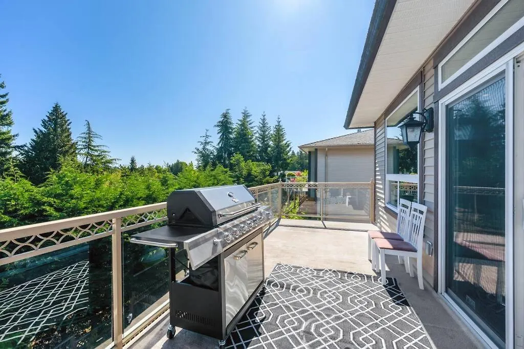Holiday home Upstairs Suite In Nanaimo Spacious 3-Bed Hideaway