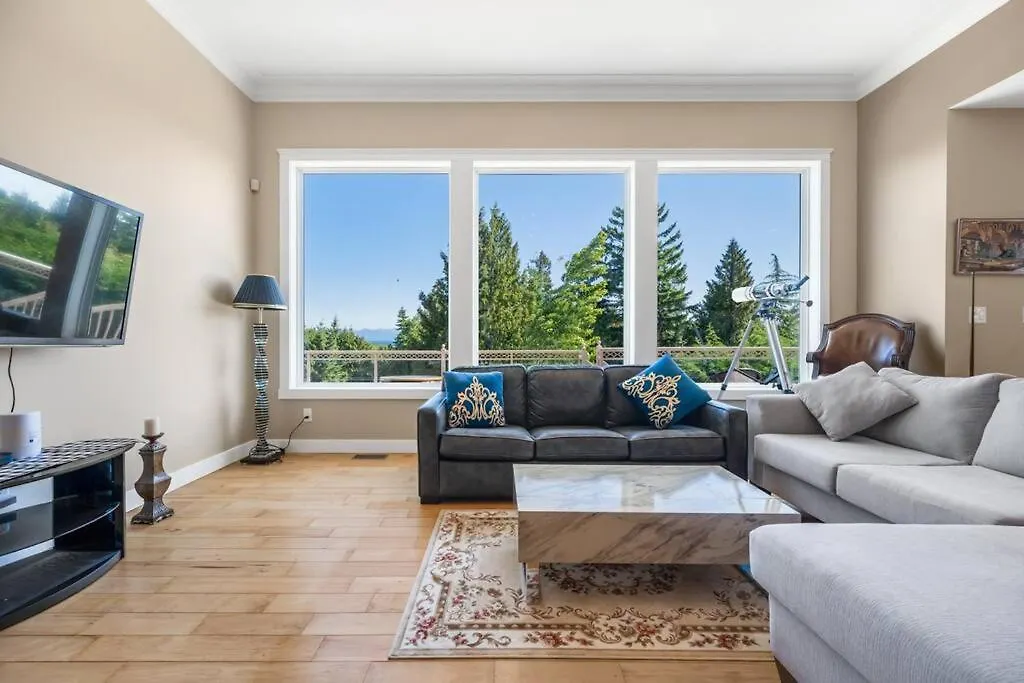 Upstairs Suite In Nanaimo Spacious 3-Bed Hideaway Holiday home